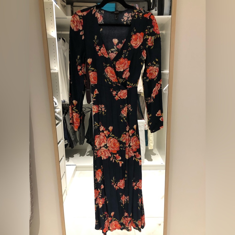 Floral print maxi wrap dress with matching belt from Forever 21 size small.